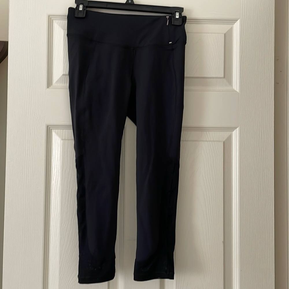 Calia Black Capri Leggings (S)